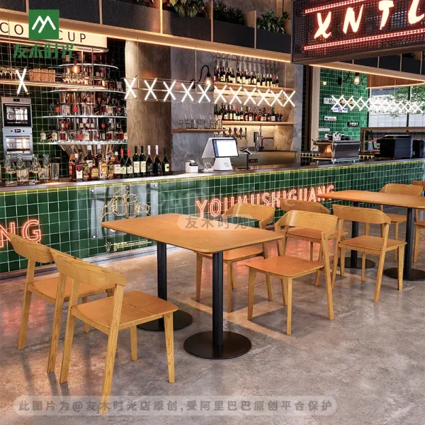 chaises et tables de restaurant en vrac (1)