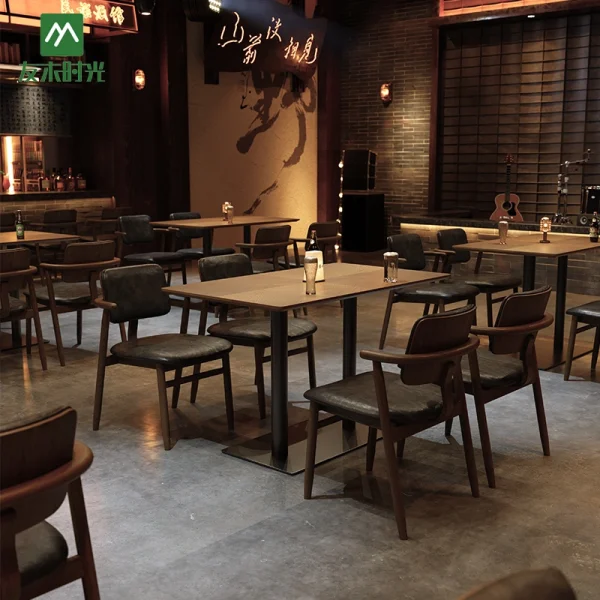 Vintage-style Restaurant Solid Wood Table and Chair Sets, Suitable for Upscale Country Steakhouses, Cafes, Bars, Etc.