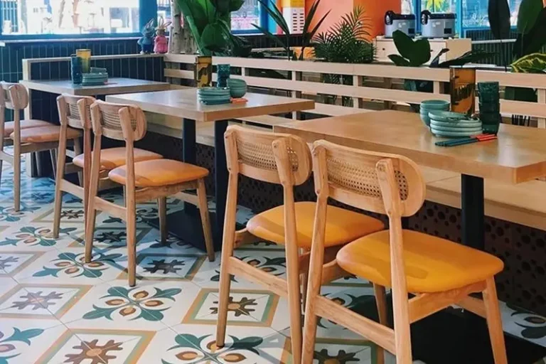 How Furniture Can Help Maximize Restaurant Space