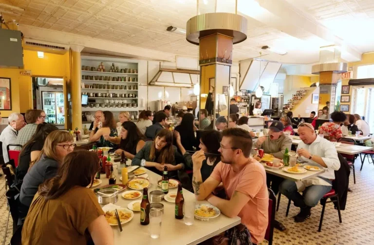 restaurant furniture and customer psychology