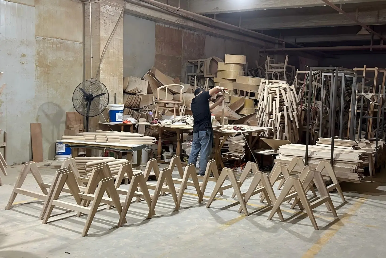 mortise and tenon structure for reinforcing restaurant furniture