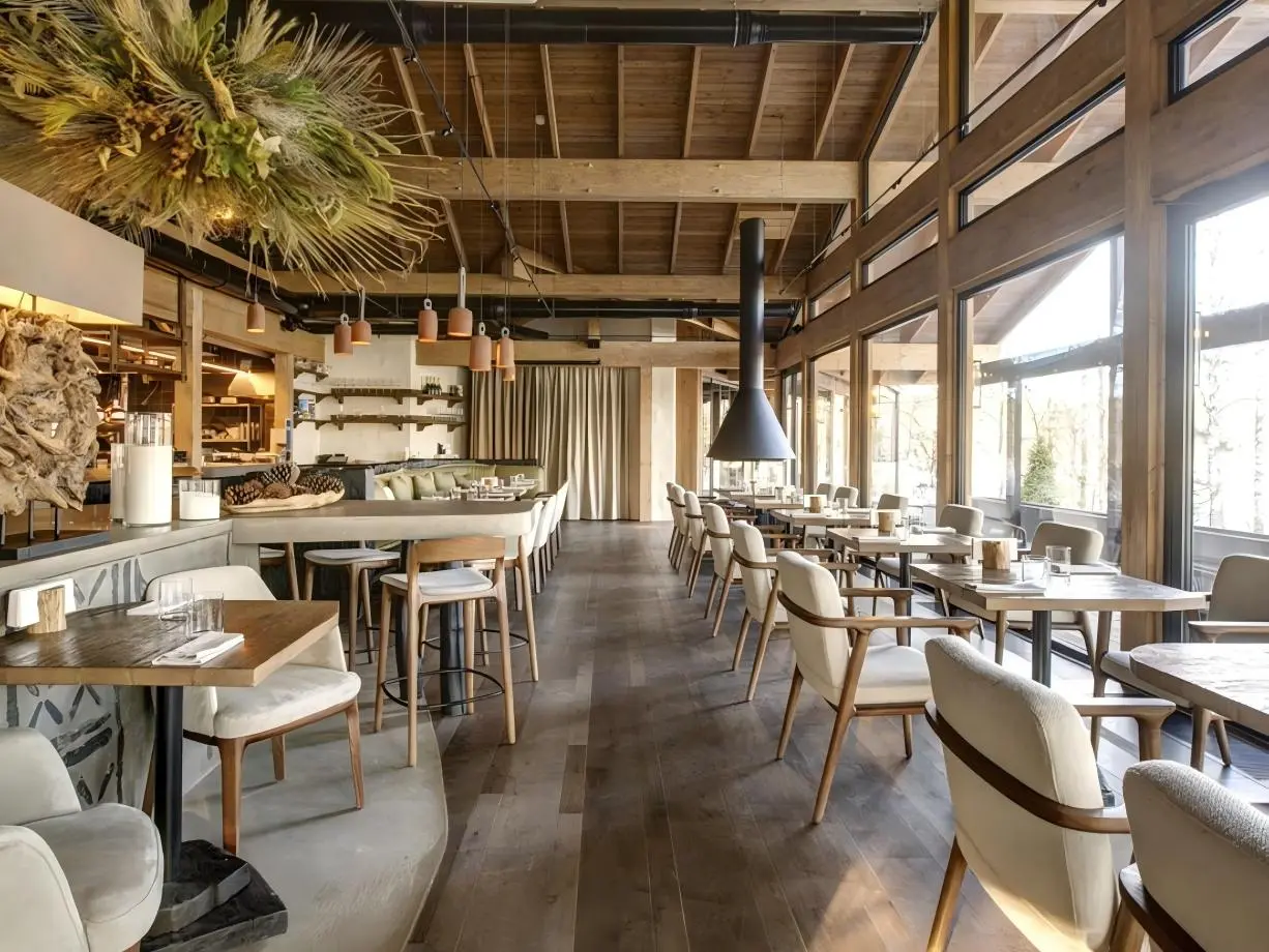 Bistro with a Relaxed and Pleasant Atmosphere